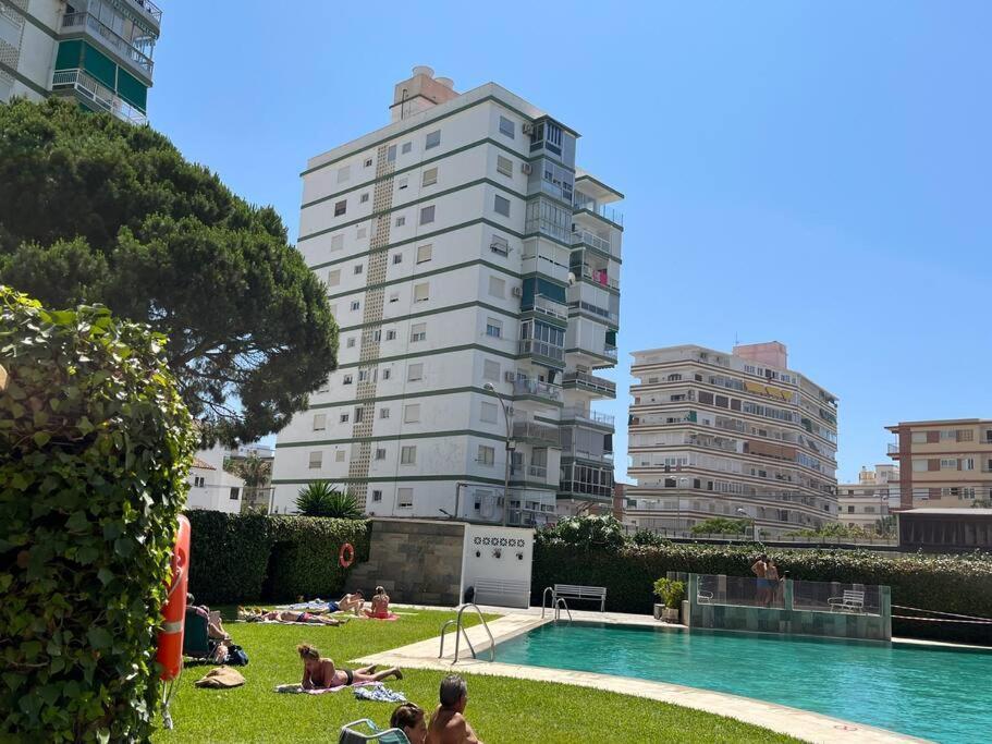 Apartamento Ginebra Torre Del Mar Eksteriør billede